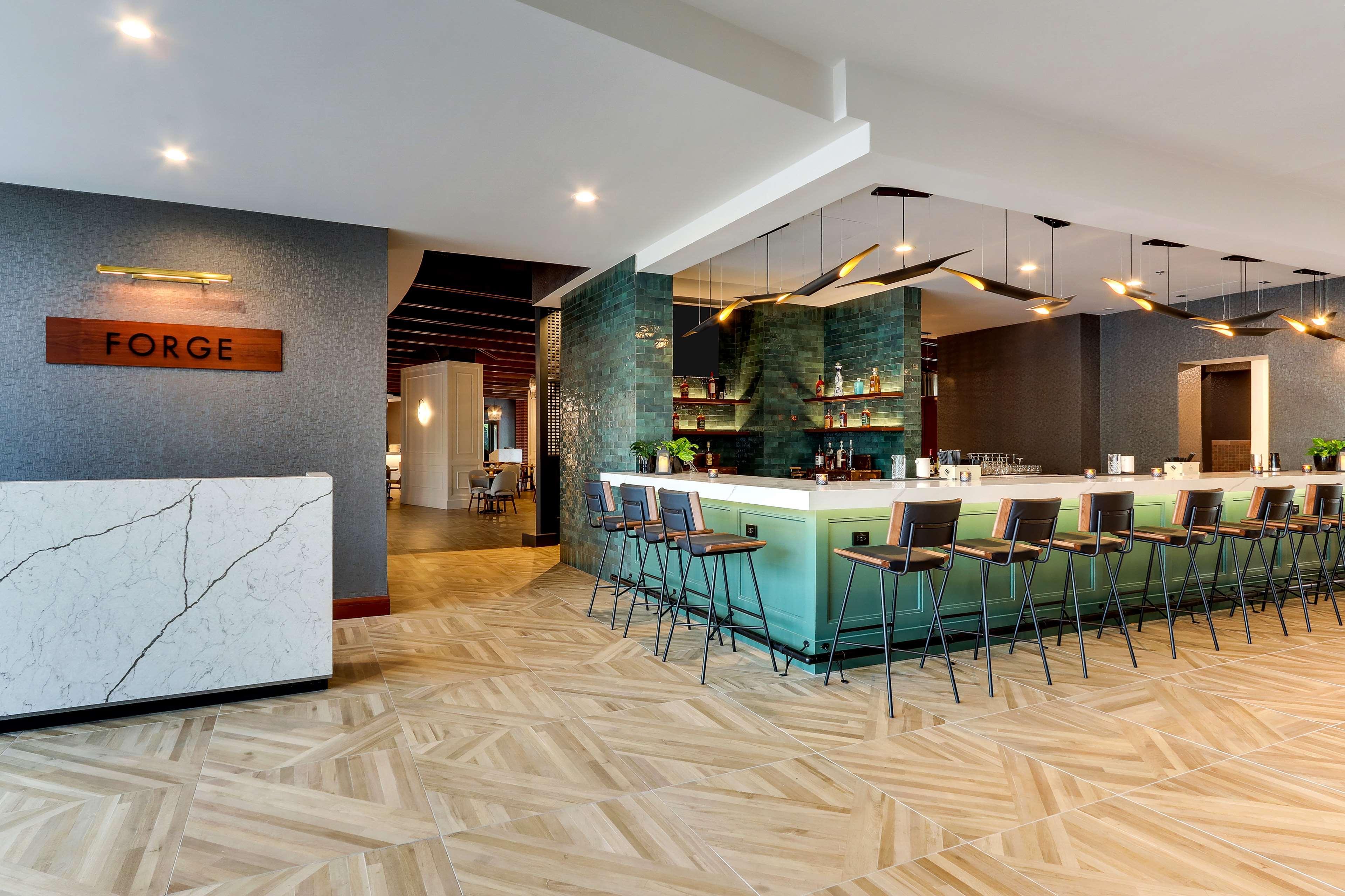 The Chattanoogan Hotel, Curio Collection By Hilton Экстерьер фото