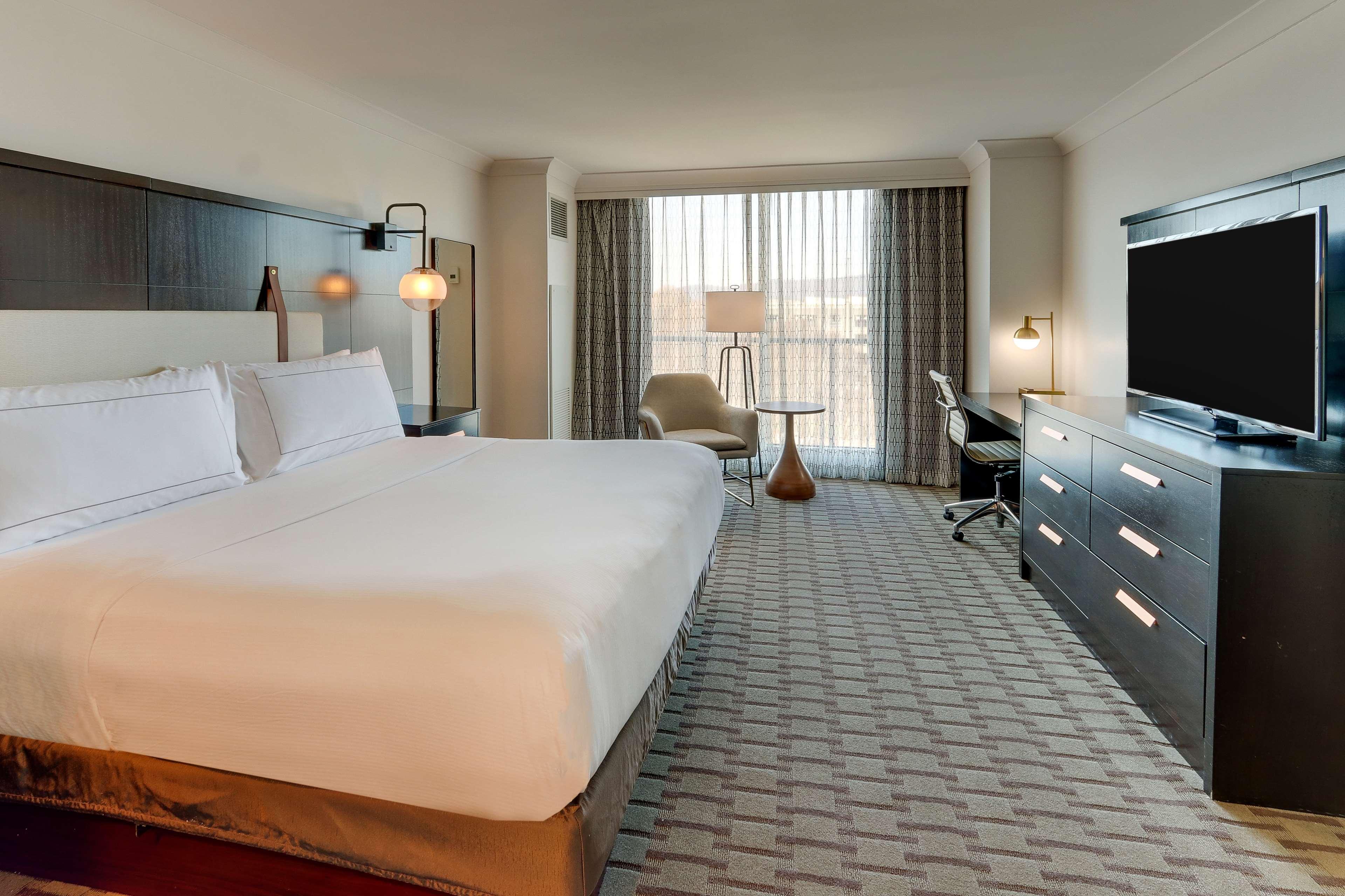 The Chattanoogan Hotel, Curio Collection By Hilton Экстерьер фото