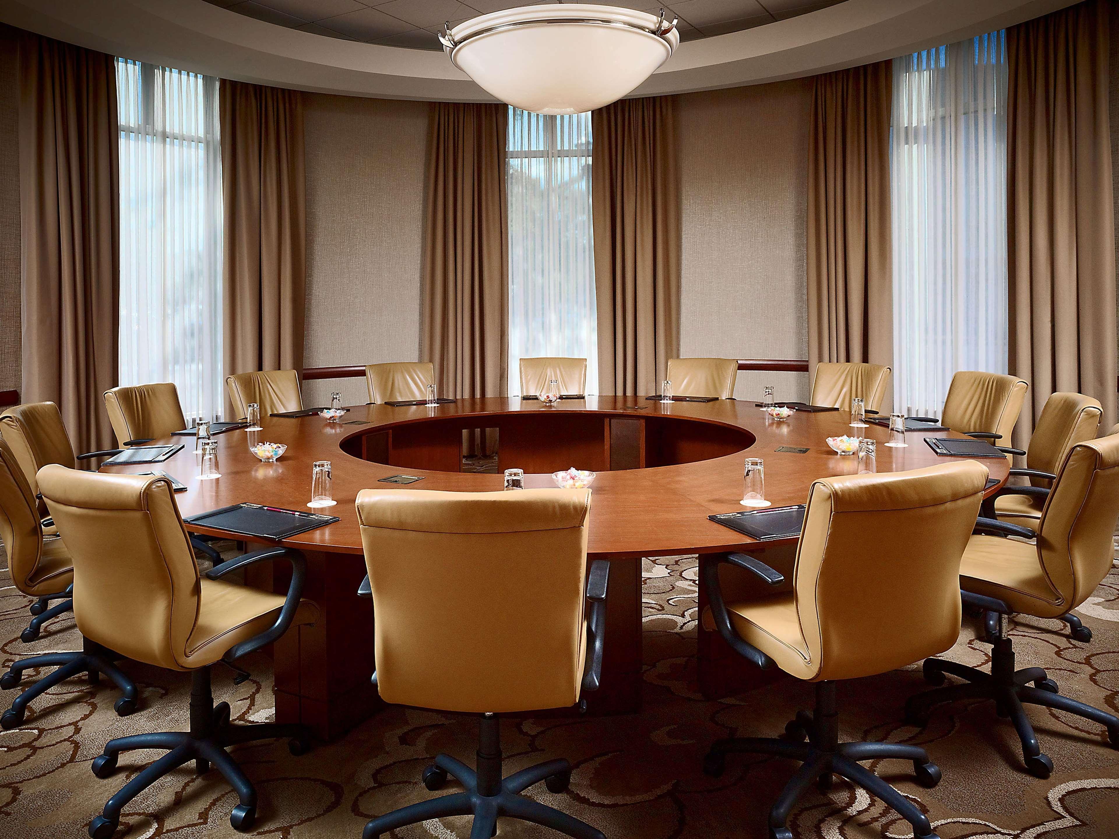 The Chattanoogan Hotel, Curio Collection By Hilton Экстерьер фото