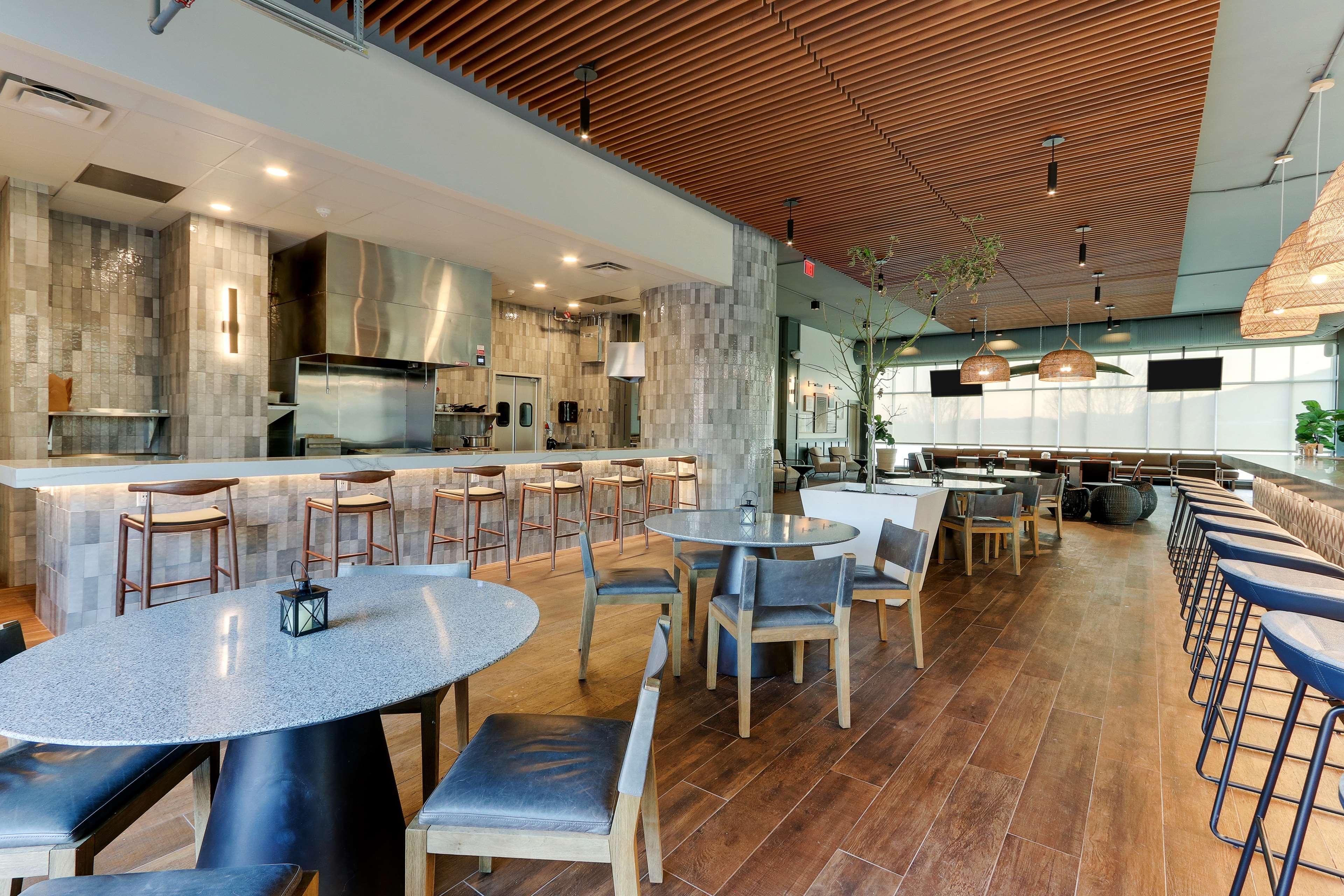 The Chattanoogan Hotel, Curio Collection By Hilton Экстерьер фото