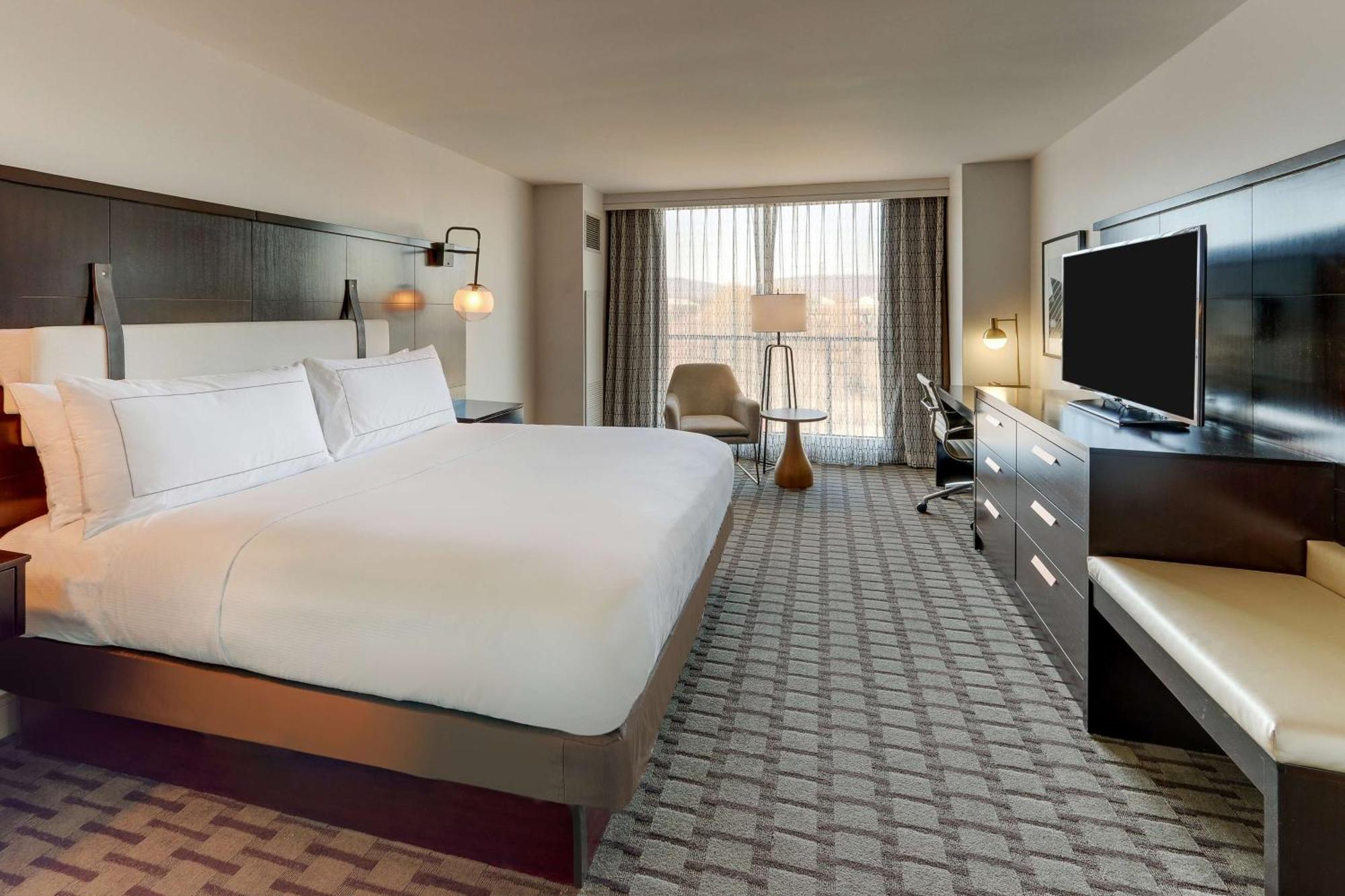 The Chattanoogan Hotel, Curio Collection By Hilton Экстерьер фото